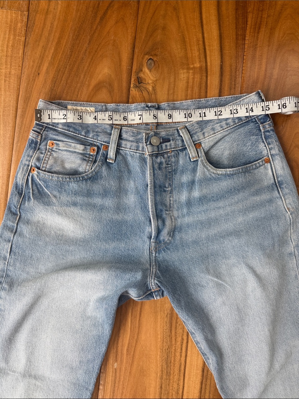 Levi's 501 Light Blue Straight Jeans - Picture 9 of 10